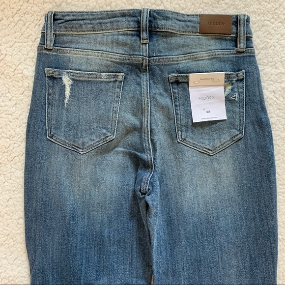 Zoey Mom Jean New With Tags Size 28 ultra high rise in Medium Wash - Picture 7 of 15